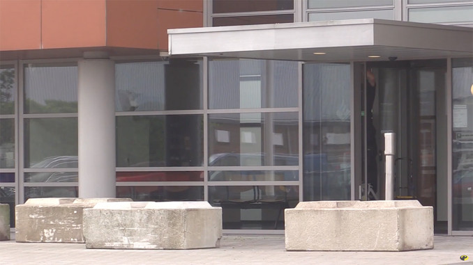 Zware Bedreiging En Roof: Venlonaar (16) Gearresteerd Na Overval Op School Zware Bedreiging En Roof: Venlonaar (16) Gearresteerd Na Overval Op School